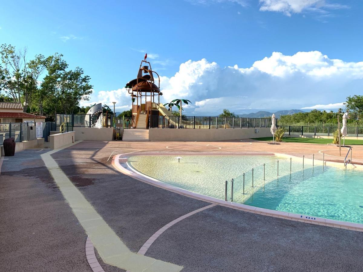 Hotel Chaletrent - Stacaravans Saint-Aygulf Fréjus Exterior foto